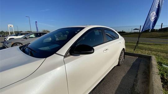 2022 kia forte gt