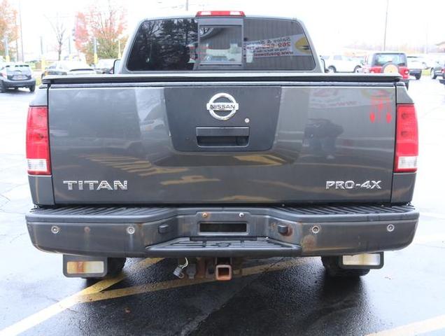 2011 nissan titan pro-4x