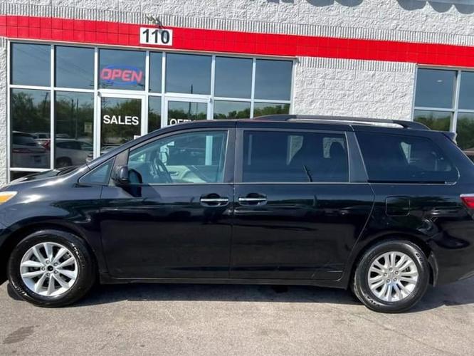 2015 toyota sienna xle premium minivan 4d in lexington, kentucky