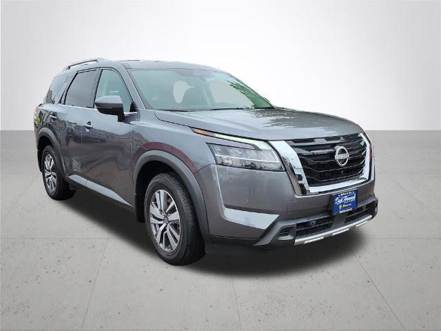 2023 nissan pathfinder sl