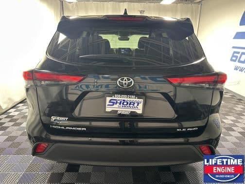 2021 toyota highlander xle in ivel, kentucky
