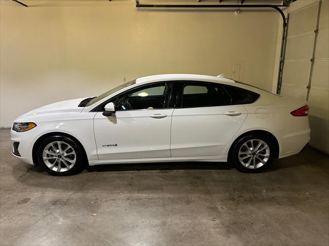 2019 ford fusion hybrid se