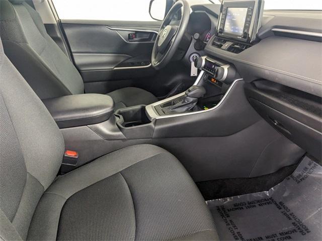 2022 toyota rav4 le