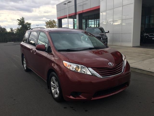 2016 toyota sienna le 7-passenger auto access seat le 7-passenger auto access seat 4dr mini-van for sale in hartford, connecticut