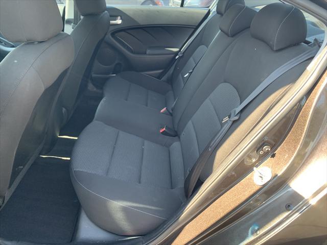 2017 kia forte lx