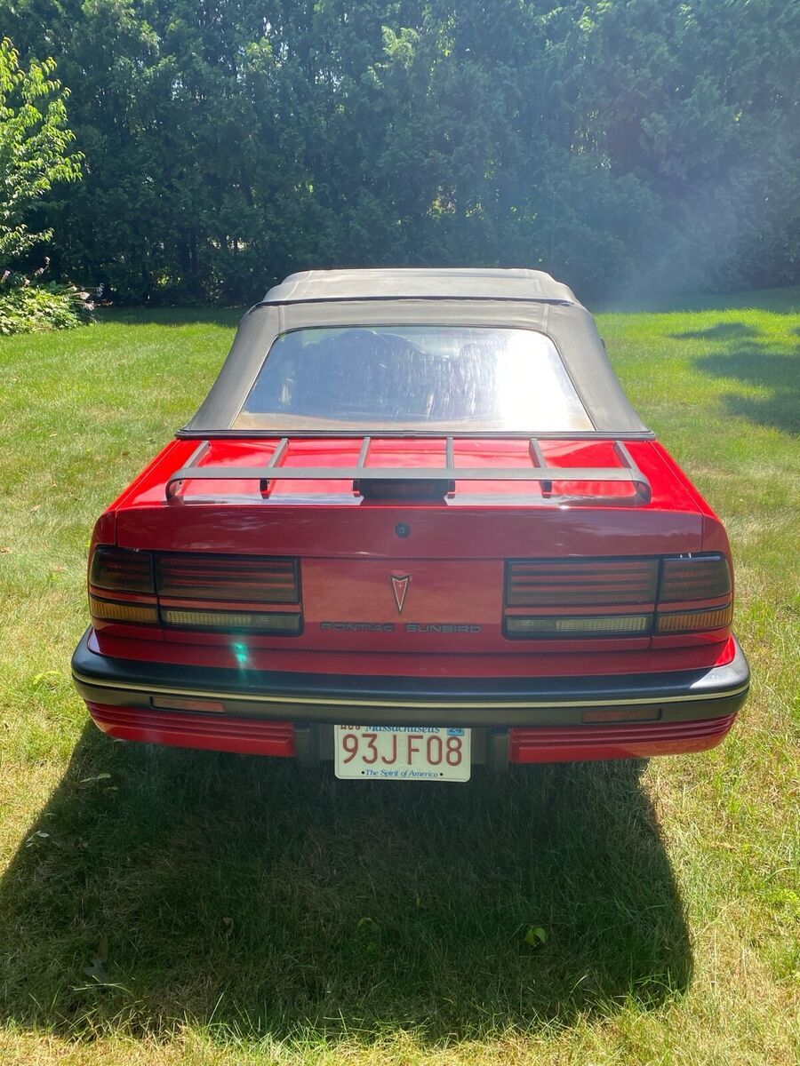 1991 pontiac sunbird red le