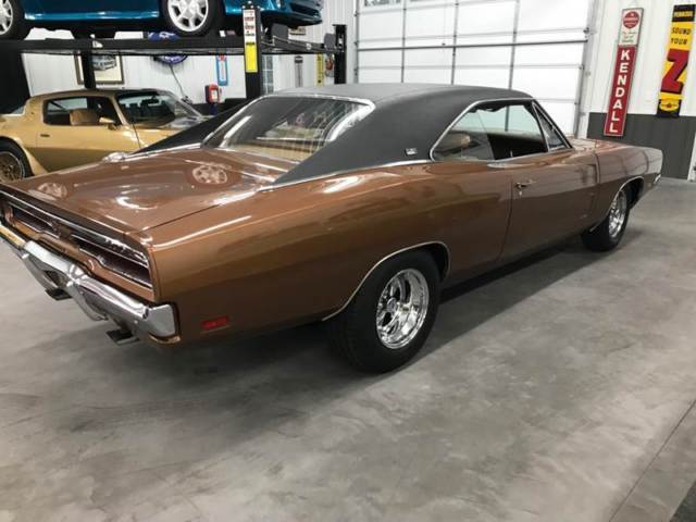 1969 dodge charger se rare 4-speed !!