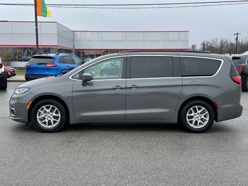 2022 chrysler pacifica touring-l in south bend, indiana
