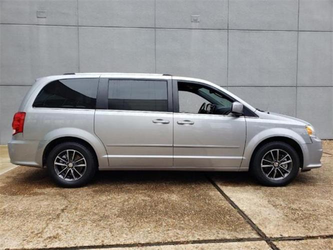 2017 dodge grand caravan sxt sxt 4dr mini-van for sale in gravel ridge, arkansas