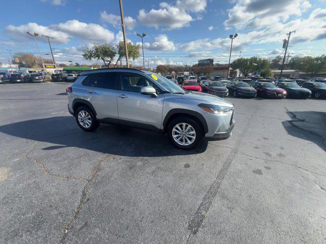 2024 toyota corolla cross le