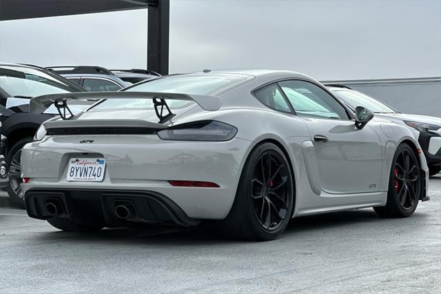 2022 porsche 718 cayman gt4