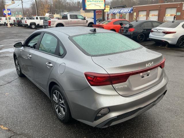 2024 kia forte lxs
