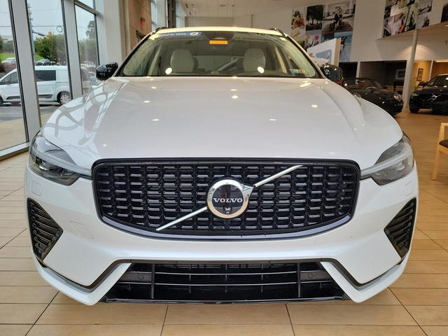 2024 volvo xc60 b5 awd ultimate dark theme