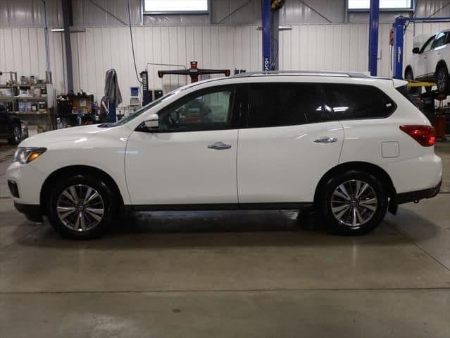 2020 nissan pathfinder sv 2wd in madison, wisconsin