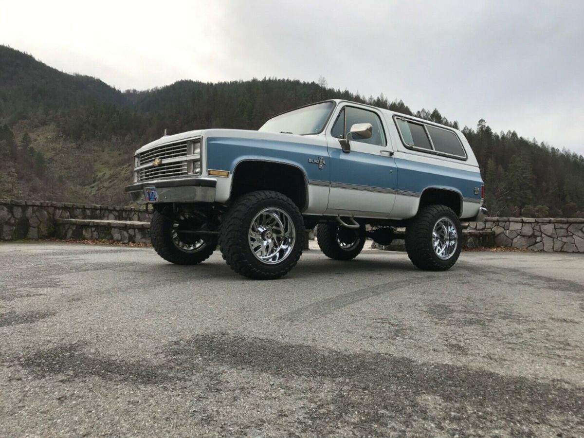 1984 chevrolet k5 blazer 5.3 ls engine 4â€ lift fuel 20x12 wheels 35â€ tires