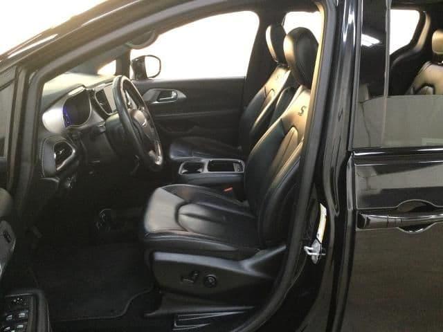 2021 chrysler pacifica in barrington, illinois