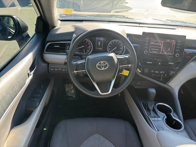 2022 toyota camry le