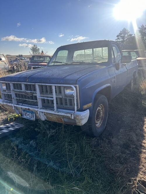 1981 chevy 2500! 454, automatic, tilt, cruise, needs a flywheel. no title $2300