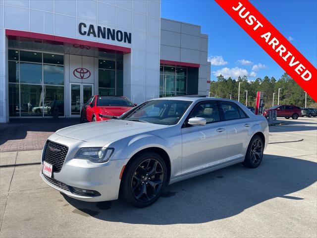 2022 chrysler 300 s