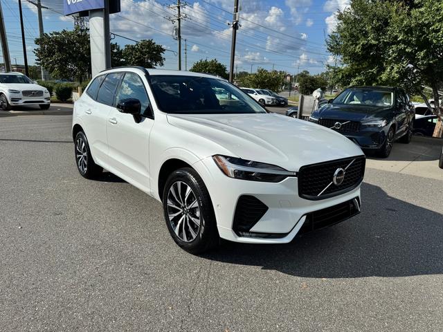 2024 volvo xc60 b5 plus dark