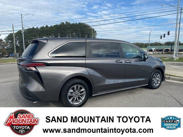 2022 toyota sienna xle 8 passenger