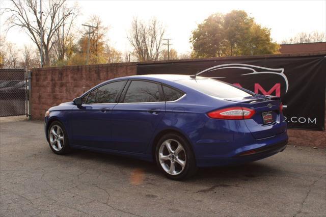 2016 ford fusion se