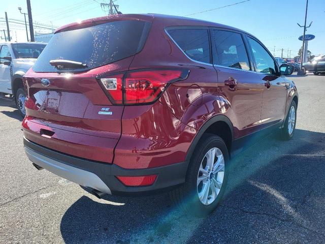 2019 ford escape se