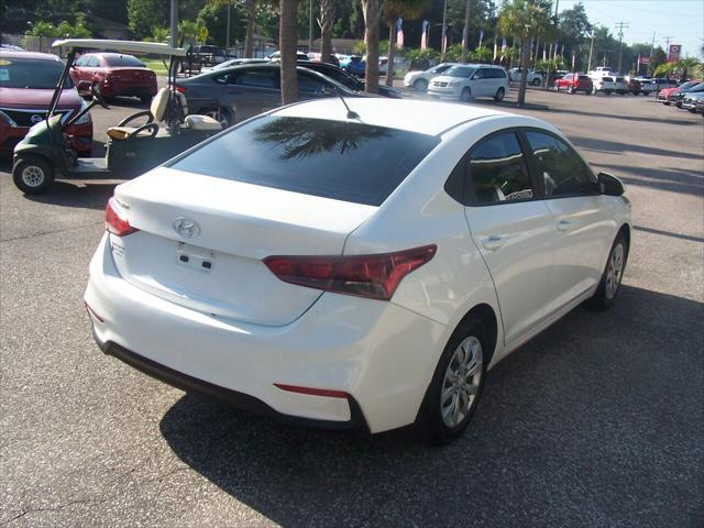 2022 hyundai accent se