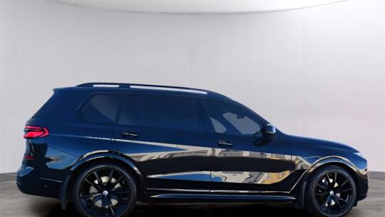 2023 BMW X7