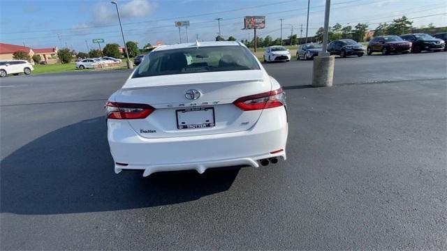 2022 toyota camry se
