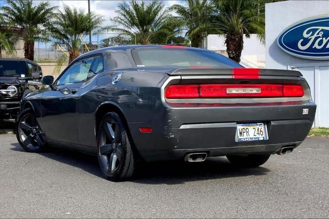 2012 dodge challenger sxt