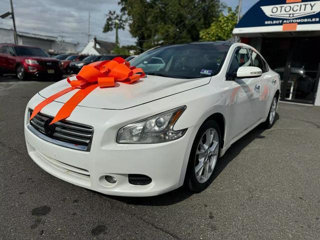 2012 nissan maxima s