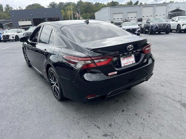 2021 toyota camry se