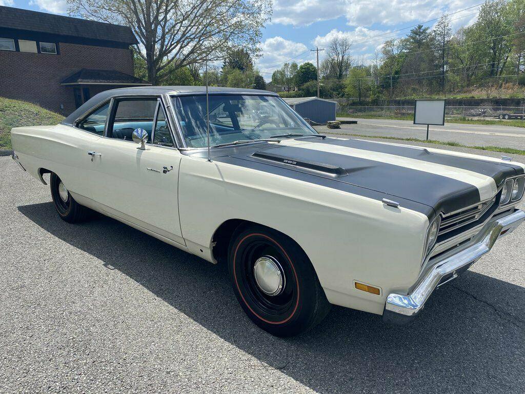 1969 plymouth road runner road runner factory eggshell white car