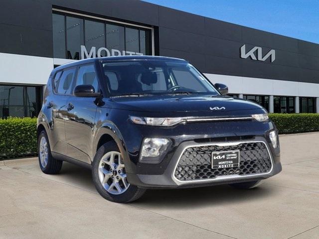 2022 kia soul lx
