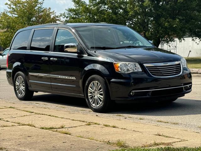 2013 chrysler town & country touring-l