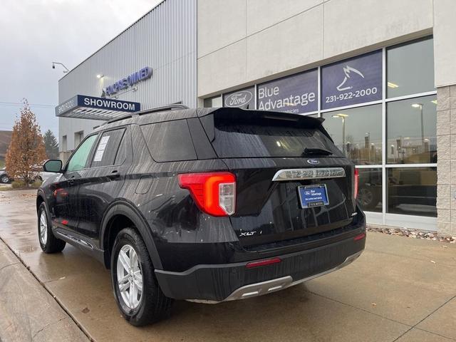 2022 ford explorer xlt
