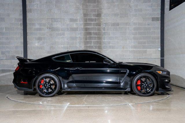 2017 ford shelby gt350 base