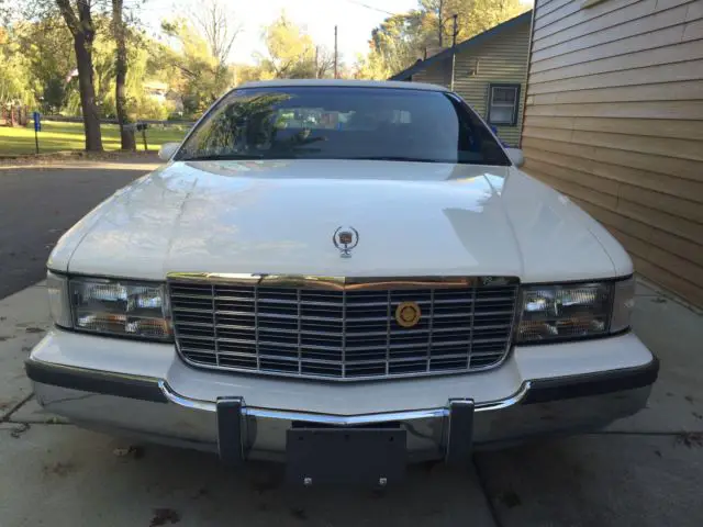 1993 cadillac fleetwood brougham one owner 25,000 miles