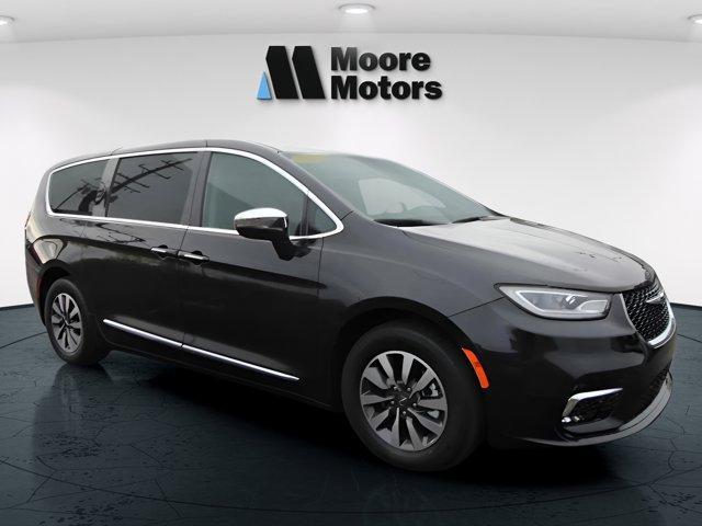 2022 chrysler pacifica hybrid limited