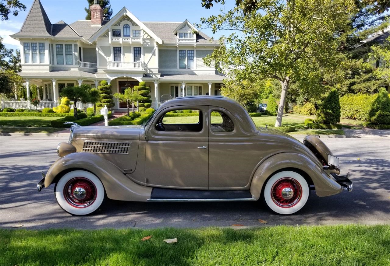 1932 ford 5-window coupe