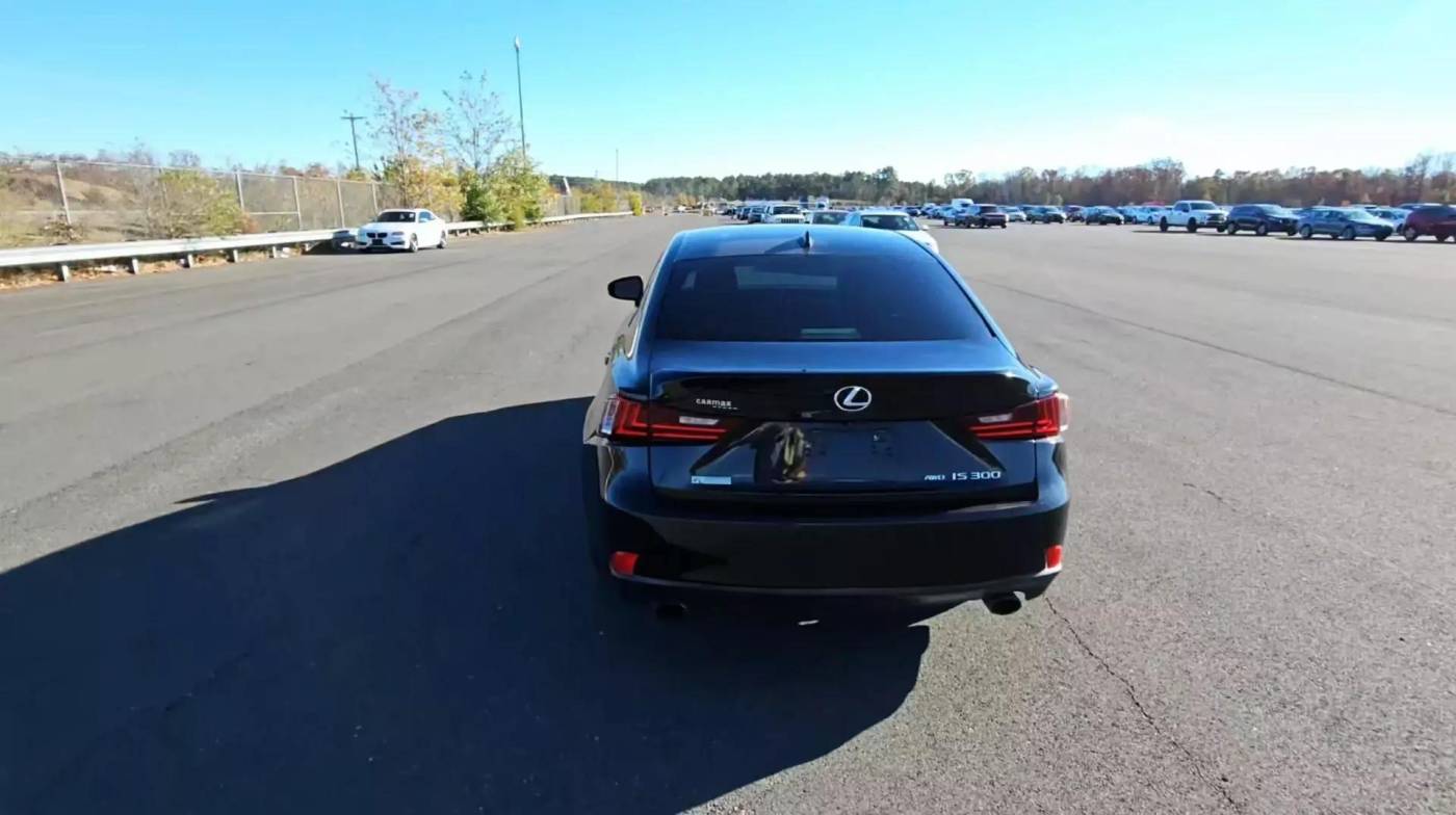 2016 lexus is 300 base