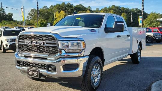 new 2023 ram 2500 tradesman crew cab 8' box 4wd