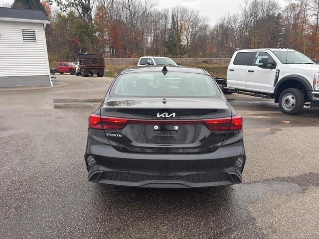 2023 kia forte lxs