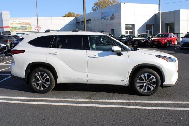 2022 toyota highlander hybrid xle