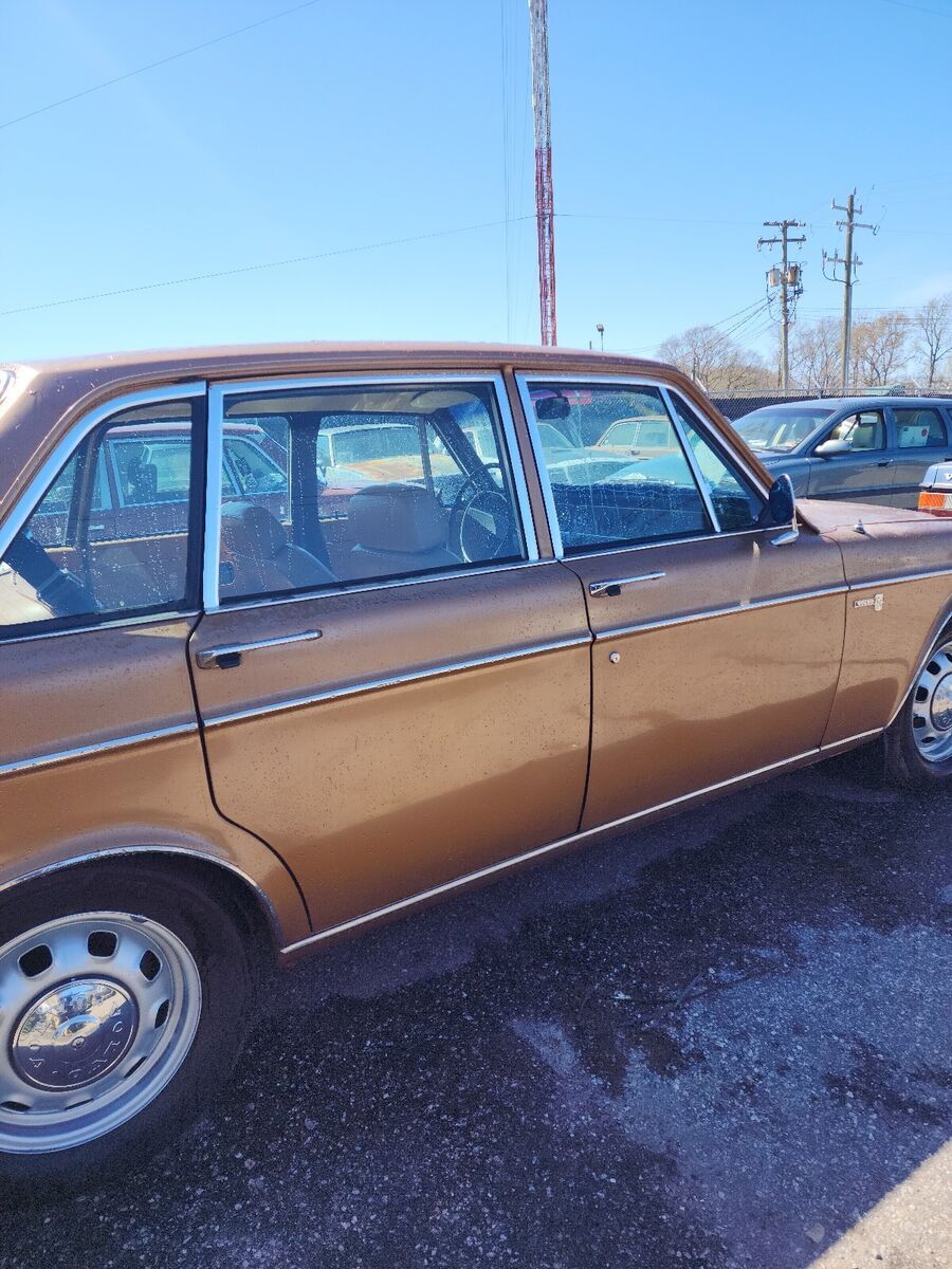 1971 volvo 164 sedan brown