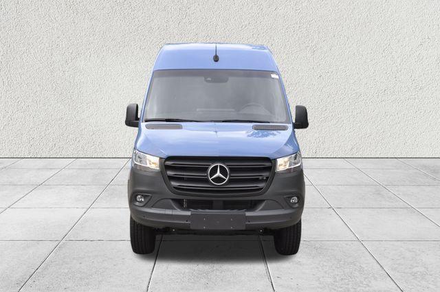 2023 mercedes-benz sprinter 2500 144 wb standard roof passenger