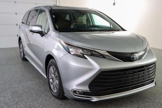2023 toyota sienna xle