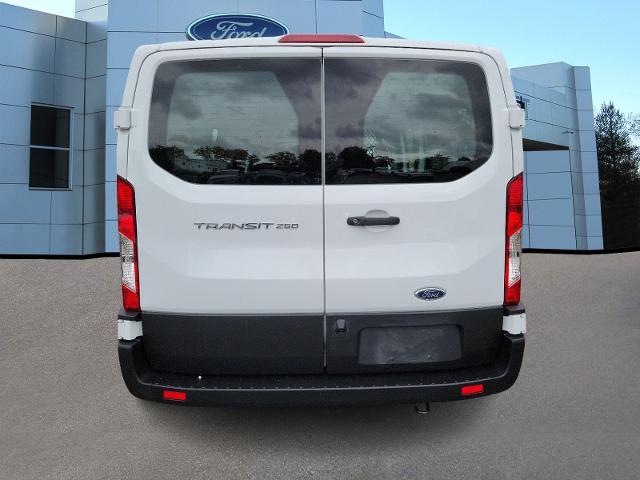 2022 ford transit-250 t250