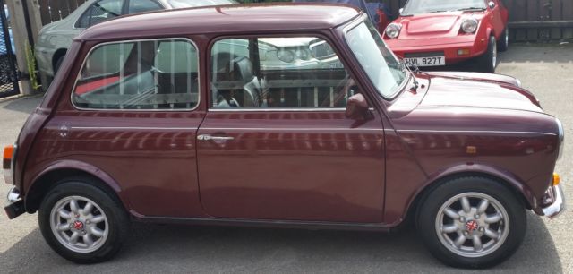rare 1989 mini 30th anniversary model. low mileage real leather
